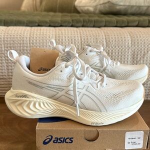 ASIC gel-cumulus 25 white/white SIZE 7 brand new never worn rare find.